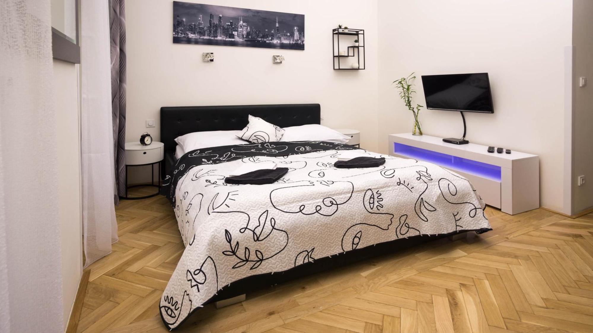 Black & White Apartment Prague By Wenceslas Square And Muzeum Phòng bức ảnh