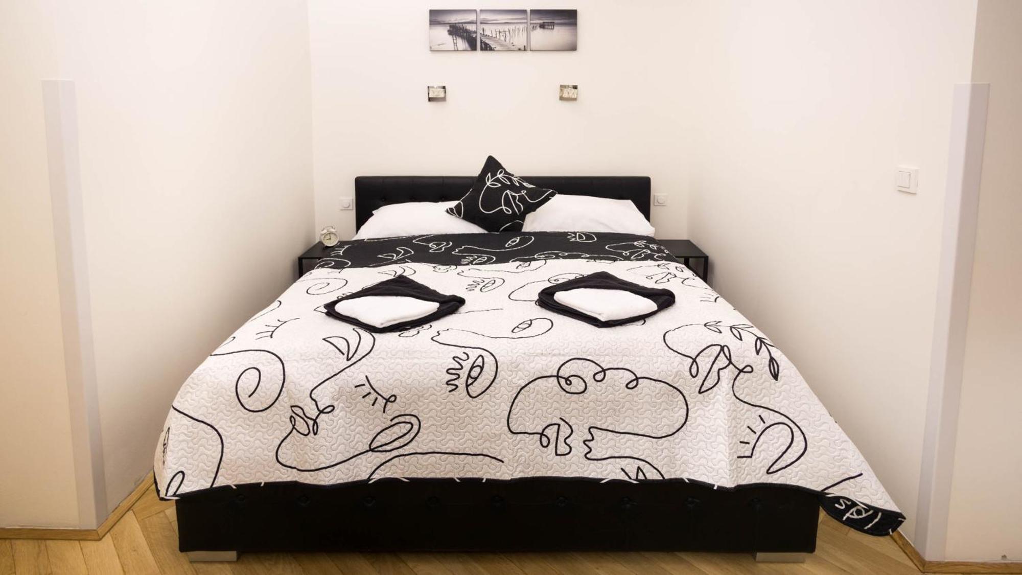 Black & White Apartment Prague By Wenceslas Square And Muzeum Ngoại thất bức ảnh