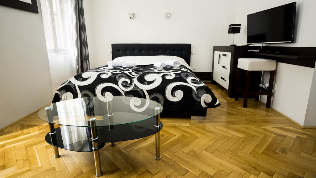 Black & White Apartment Prague By Wenceslas Square And Muzeum Ngoại thất bức ảnh