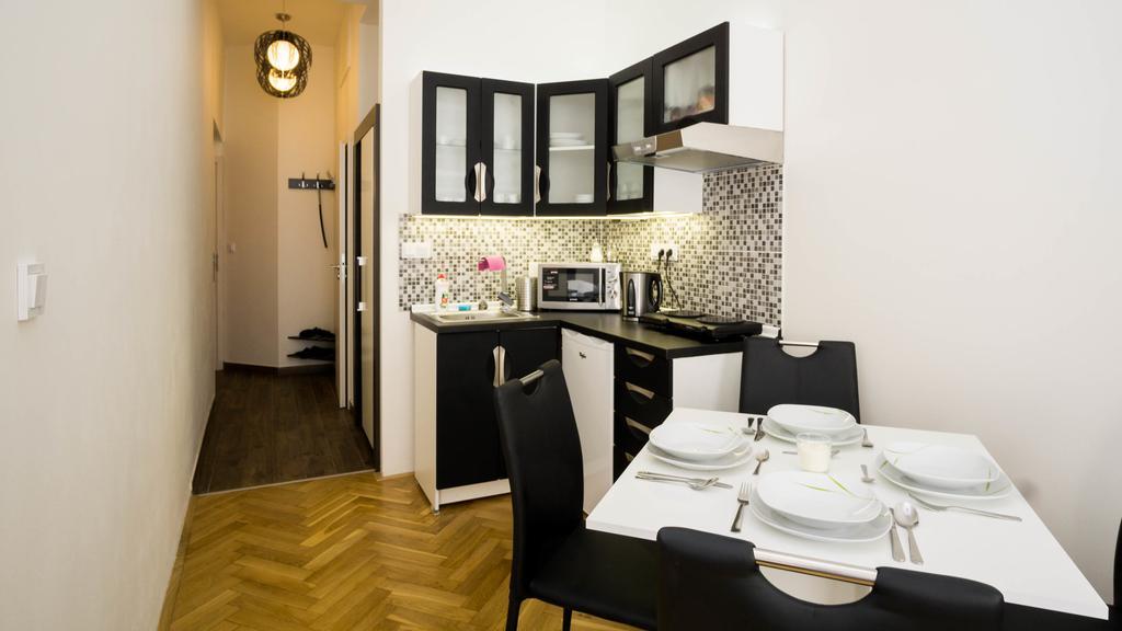 Black & White Apartment Prague By Wenceslas Square And Muzeum Ngoại thất bức ảnh